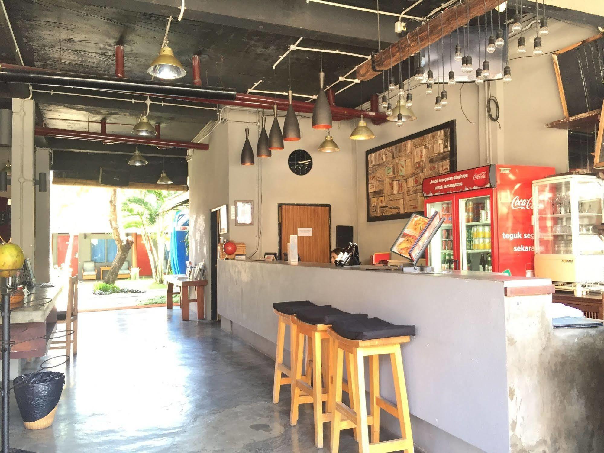 Kayun Hostel Legian Zewnętrze zdjęcie