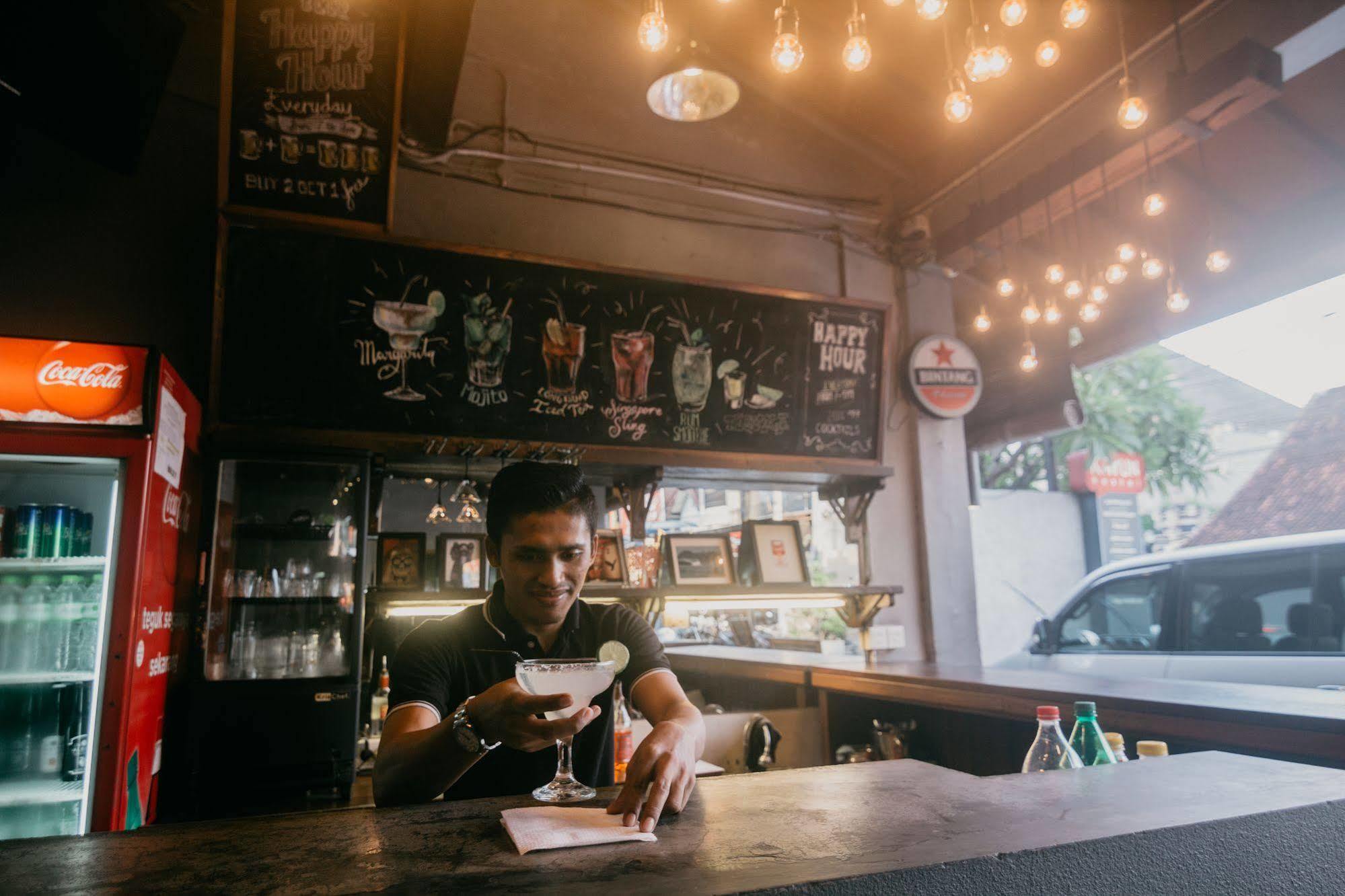 Kayun Hostel Legian Zewnętrze zdjęcie
